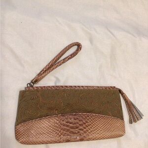 $9 sALe☂️💕 HYPE clutch wristlet